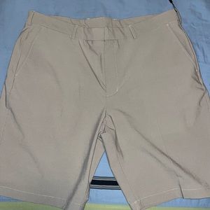 Walter Hagan Mens golf shorts, size 38 waist, never worn